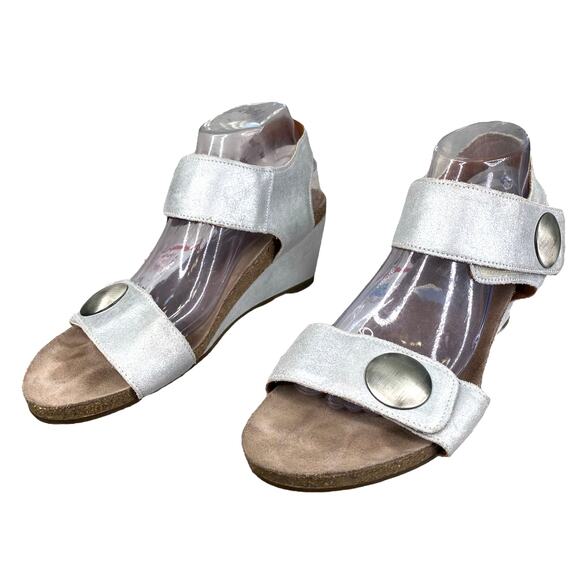 Taos Women’s Carousel Silver Leather Wedge Sandal Size 41 US 10/10.5 - Picture 5 of 10